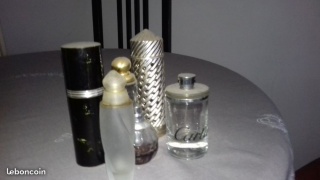 la petite annonce Bouteille de parfum   sur Sibesoin.com / maisons alfort (94700)