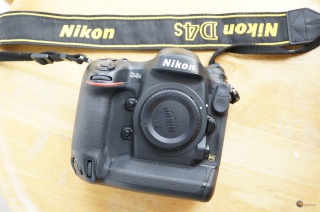 Sibesoin.com petite annonce gratuite 2 Nikon d4s acheté neuf
