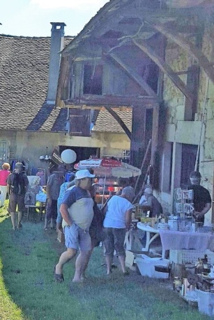 Brocante 5 juillet 26 à izieu (01300)