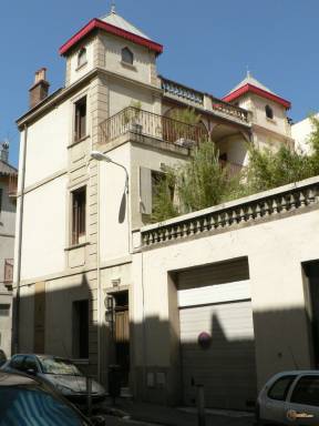 Sibesoin.com petite annonce gratuite appartement dans maison originale a toulon