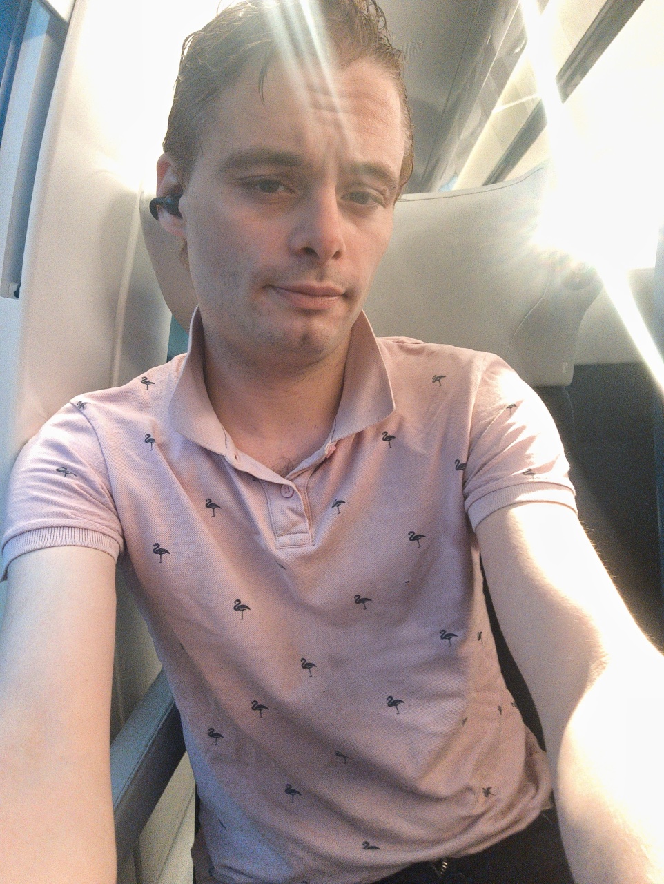 Photo de l'annonce Homme 32 ans : échanges, écoute et présence (réel ou virt... 2b8c3645f5501efaa20d