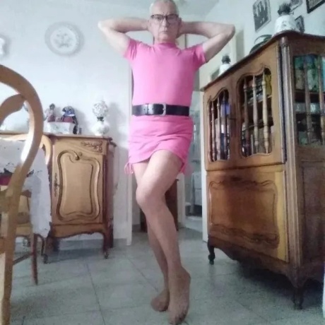 Je suis sylvie j'adore la mode féminine, j'adore le rose