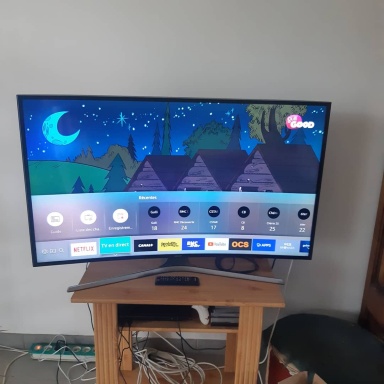 Sibesoin.com petite annonce gratuite Vend télé samsung 4k incurvé 
