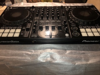 la petite annonce A vendre pilote dj pioneer ddj-1000 neuf pour rekordbox en s sur Sibesoin.com / Pasighat