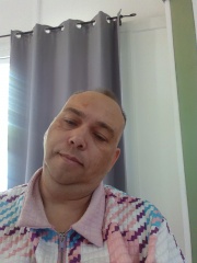 la petite annonce Gay cherche hétéro ou bi ou gay sur Sibesoin.com / bagneres de bigorre (65200)
