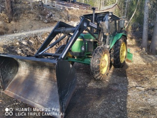 Sibesoin.com petite annonce gratuite 5 Tracteur john deere 1140 année 1984