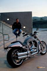 la petite annonce harley vrod 10 ème anniversaire sur Sibesoin.com / aast (64460)