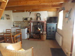 Sibesoin.com petite annonce gratuite 2 Joli petit gite monts d\'arrée, 2 personnes, 30 min mer