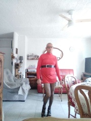 Sibesoin.com petite annonce gratuite 5 J'adore la mode au f&eacute;minin , jupe, robe, collant, talon haut