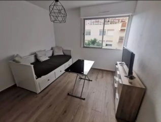 Sibesoin.com petite annonce gratuite 2 Studio meublé 75012