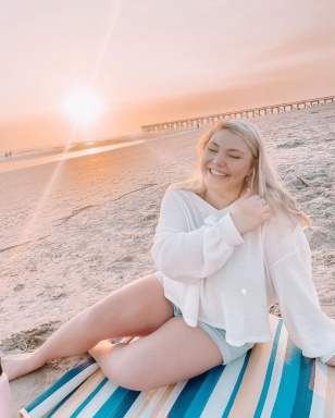 Photo de l'annonce Ne me promets pas la lune, ton sérieux m'ira JcZhV6sP5VmKkj9W0r8o