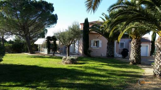 Sibesoin.com petite annonce gratuite sud de nimes villa contemporaine de grand standing 