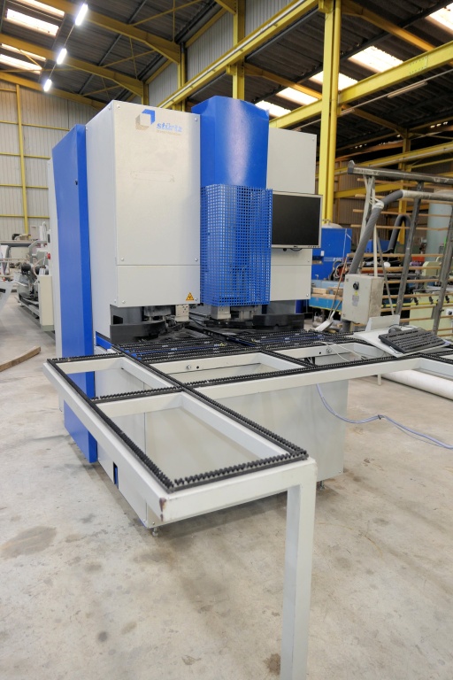 Photo de l'annonce Ebavureuse automatique STURTZ 2AS-JC WqKWoHMFY7530MS16L66