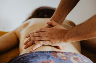 Sibesoin.com petite annonce gratuite 2 Massages bien-être et relaxation – murat (cantal) 