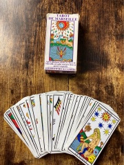 la petite annonce Voyance amour : tirage de tarot amour sur Sibesoin.com / Päris