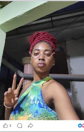 Jeune femme africaine pour massage relaxant