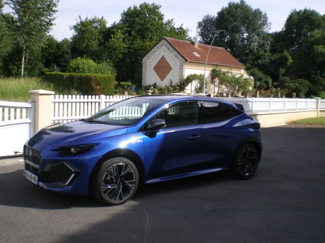 Renault nouvelle clio 6 esprit alpine full hybrid 160 chx