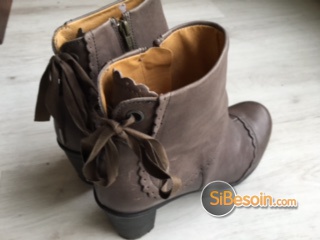 Sibesoin.com petite annonce gratuite 2 Bottines femme t40 neuves brako