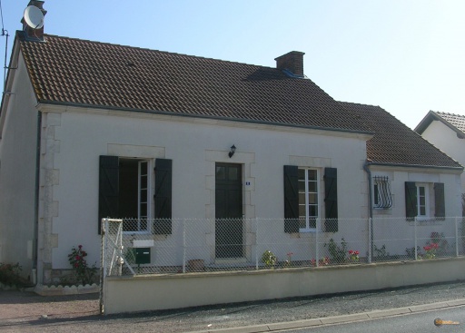 Sibesoin.com petite annonce gratuite Maison vallon en sully 03190