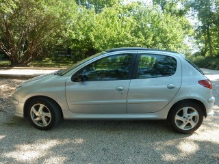 la petite annonce Peugeot 206 sur Sibesoin.com / paris 01 (75001)