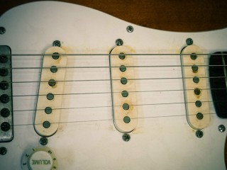 Sibesoin.com petite annonce gratuite 3 Luthier entretien reparation guitare electrique custom shop