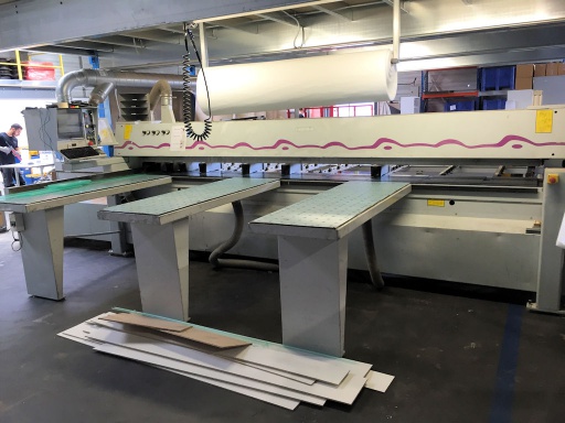 Scie à panneau HOMAG CH04