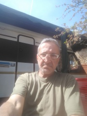 la petite annonce Homme cherche femme sérieuse sur Sibesoin.com / Paris 11ème