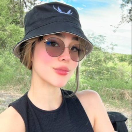 Jeune fille célibataire 