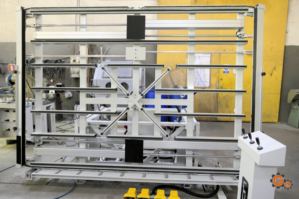 Photo de l'annonce Table de montage ou presse à vitrer LARENN AL920 MB z99Q8q75w29ozu7625Ut